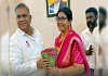 Vijayalakshmi-aravind-joins-tvk-from-bjp