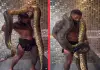 Man-bathing-with-giant-anaconda-viral-video