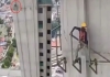 Fearless-laborer-working-on-building-viral-video