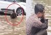 Poor-man-cries-for-lost-phone-in-jaipur-open-drain