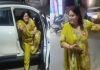 Drunk-woman-blocks-road-hisar-haryana-viral-video
