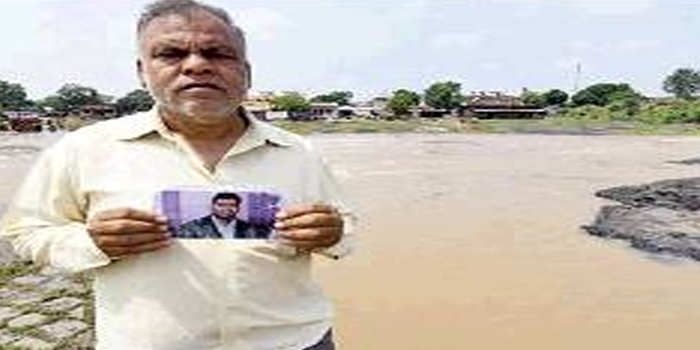 60-year-old searches river banks for his son swept away by flood in Kishanganj