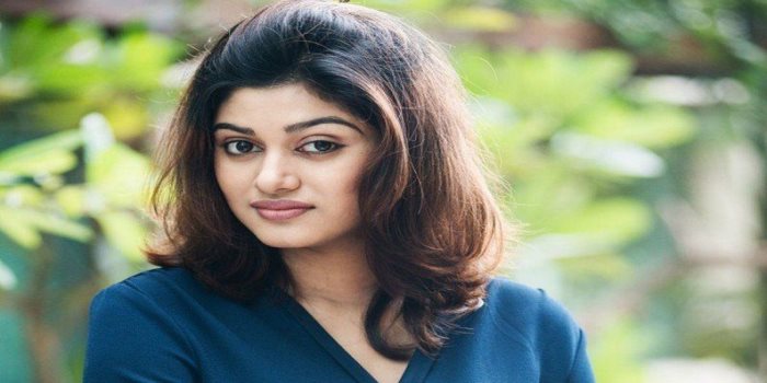 oviya-angry-on-question-about-marriage