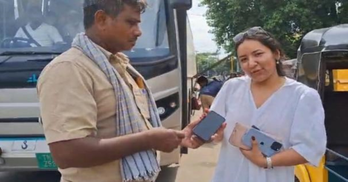 pondicherry-auto-driver-gives-mobile-to-nepal-woman