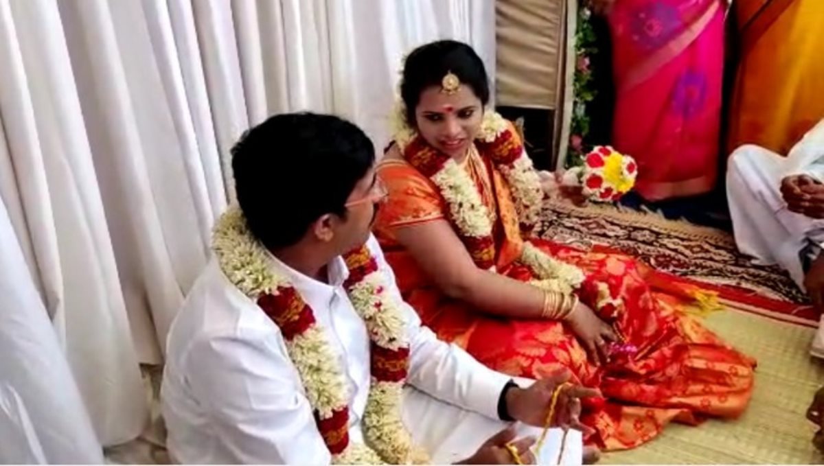 Bride asked to groom wait for 1 hour viral news