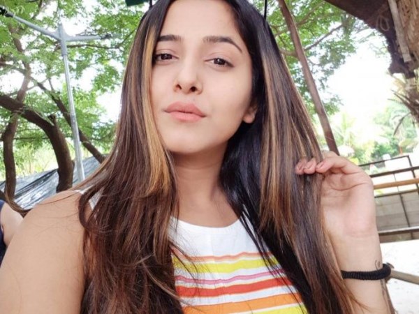 hindi-actor-kate-sharma-sex-tourcher