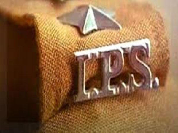 Forgery ips caught in chennai