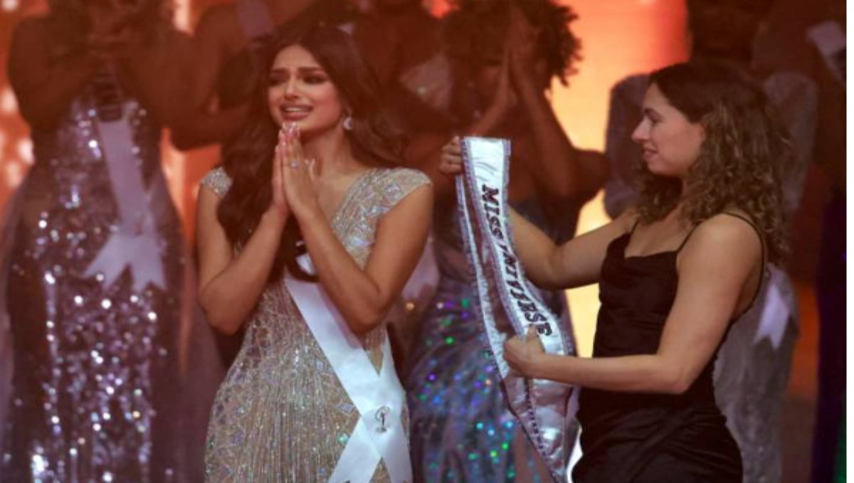 india-girl-won-miss-universe-award