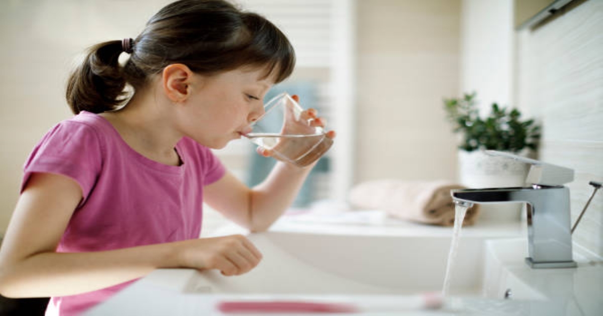 avoid-mouth-rinse-in-public-places