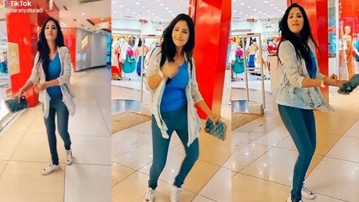 Vijay tv actress saranya dance in mall