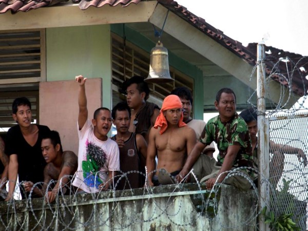 prisoners escaped from Indonesia jail 
