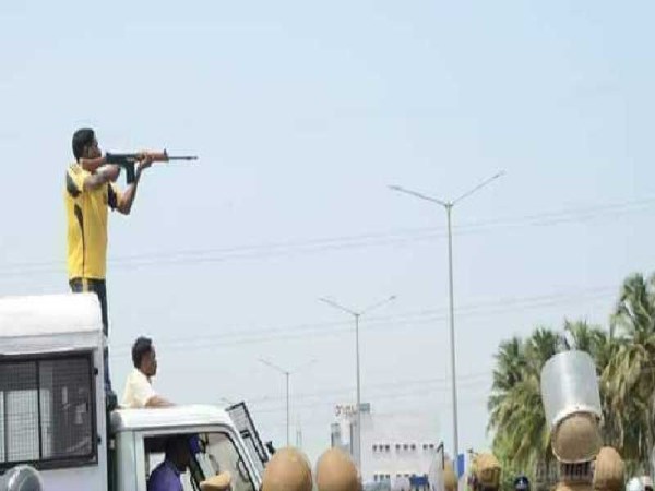 why-tnpolice-just-watching-h-raja-while-shot-protesters