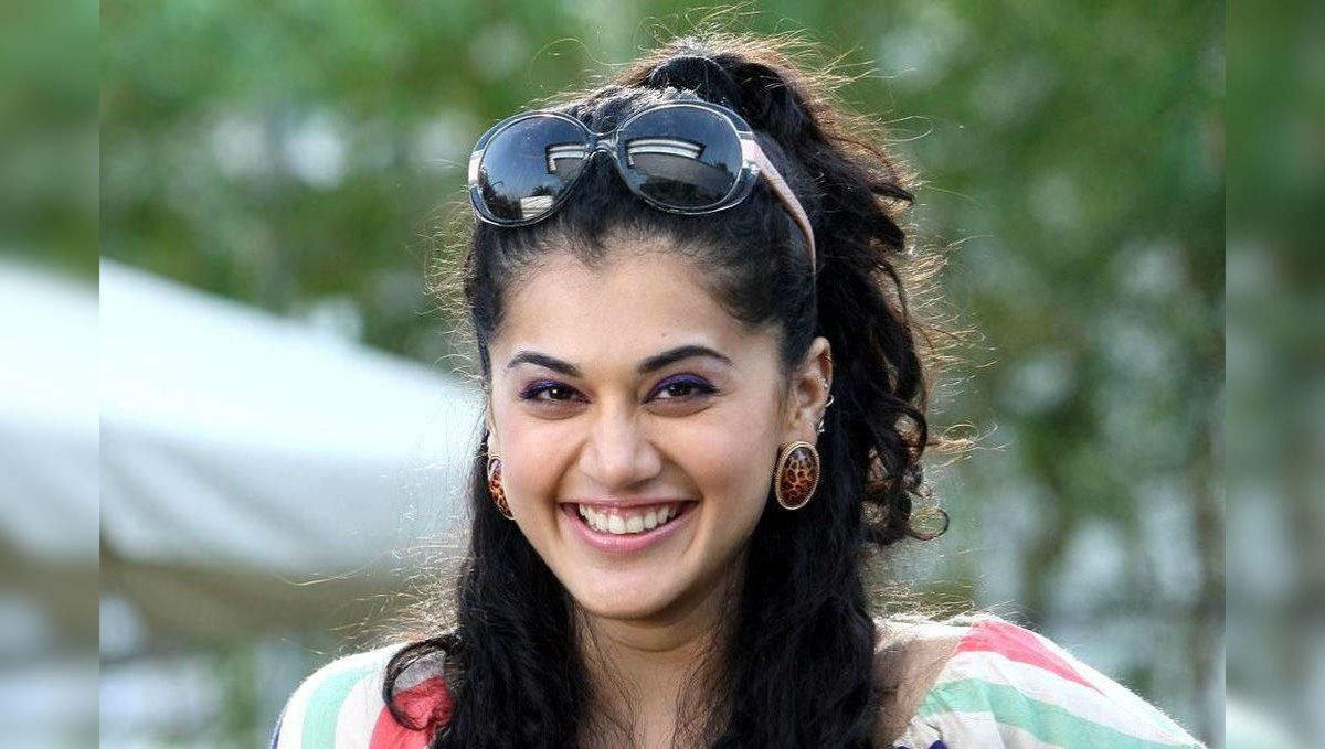 Actress tapsee latest Instagram photos