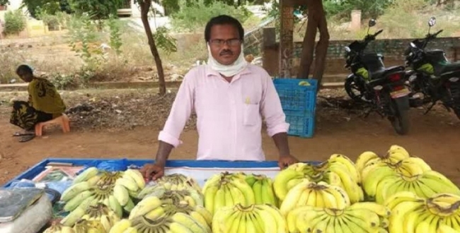 Teacher became as banana seller in lockdown