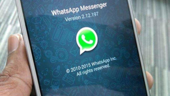 New feature in whatsapp watch video and chat at same time