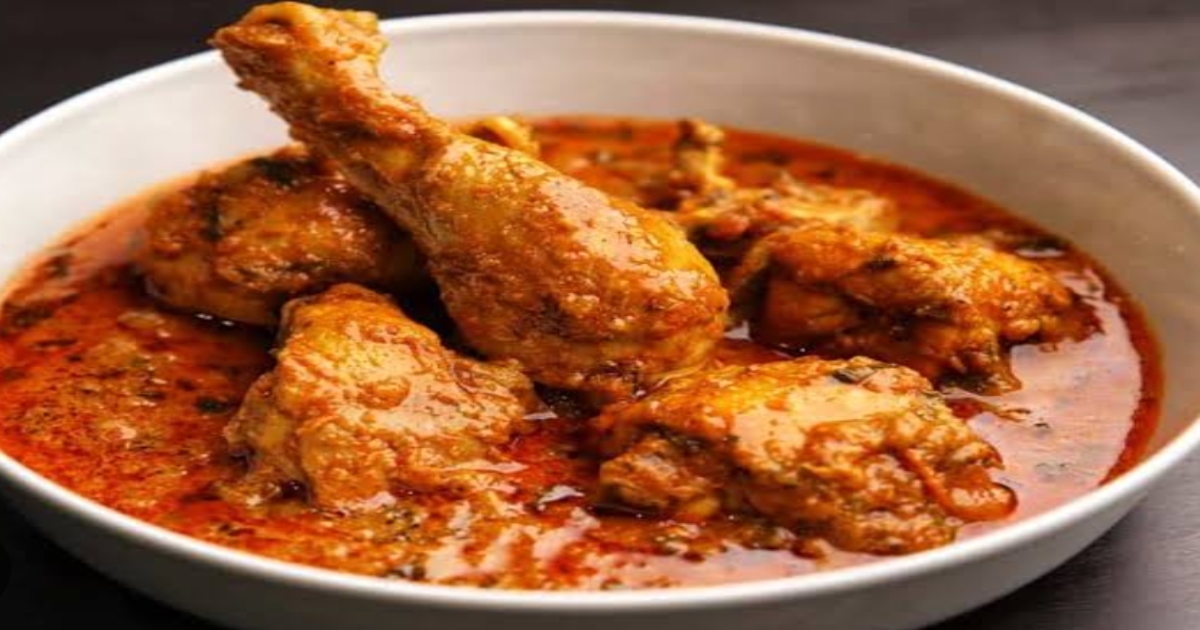 hot-delicious-chicken-gravy-in-this-rainy-season