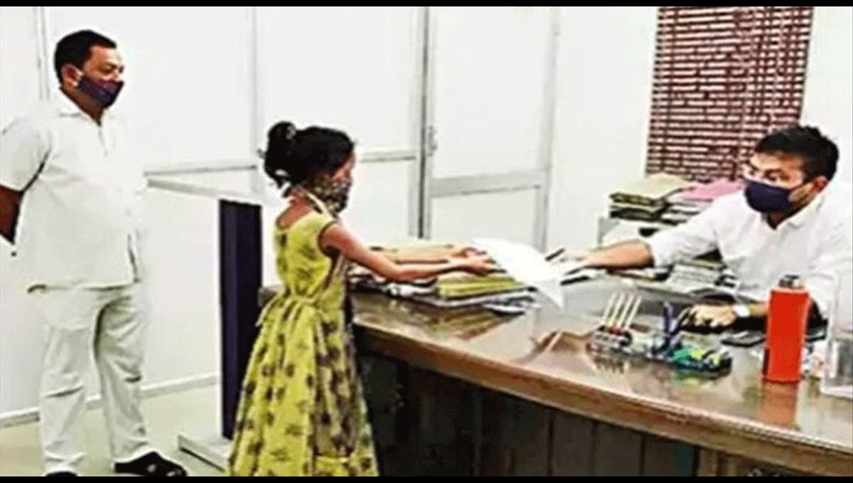 11-years-odisha-girl-walks-10-km-to-file-complaint-agai