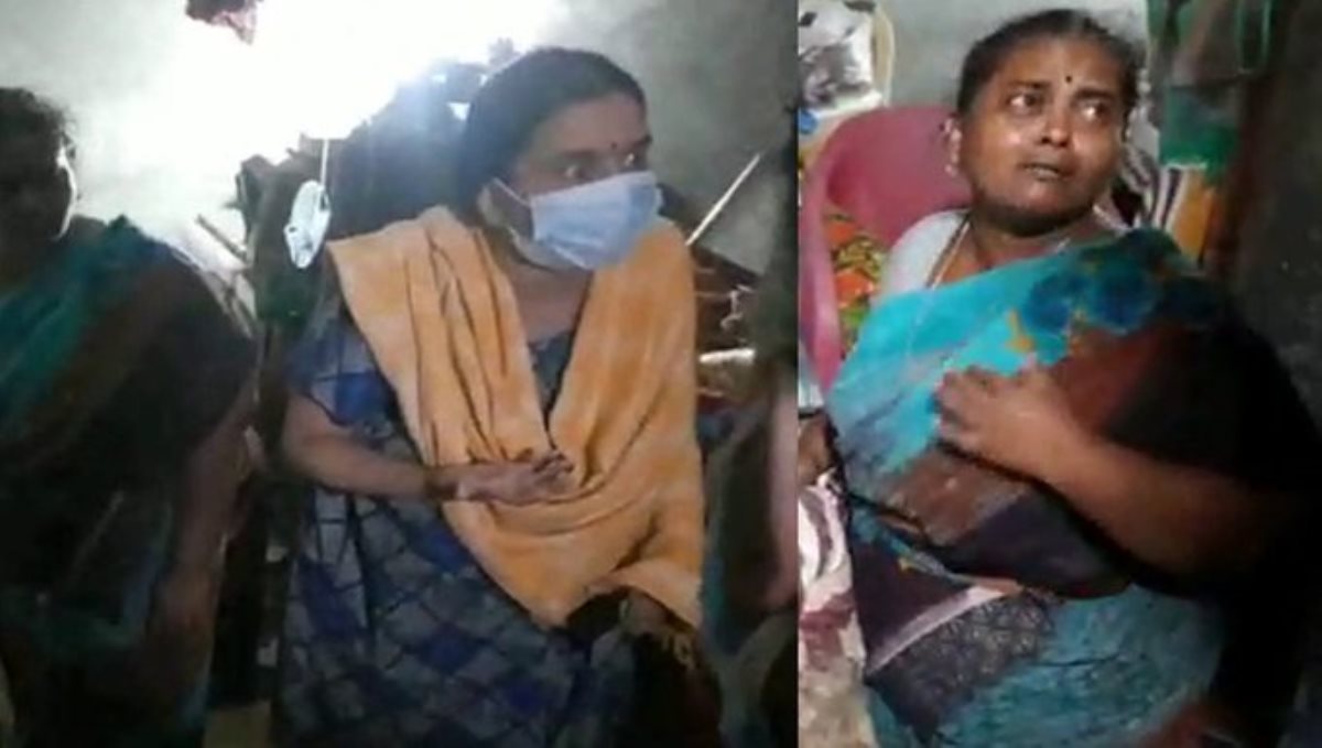 2 daughters pray with mother dead body