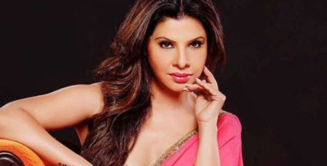bollywood-actress-not-allowed-in-hospital-for-corono-fe