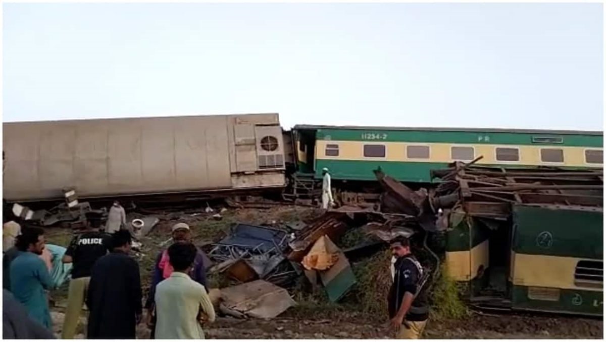 At least 35 killed in train crash in Sindh province