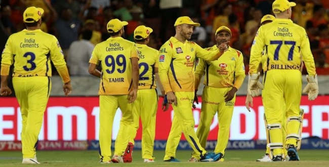 small-boy-cries-after-dhonis-run-out-ipl-2019-final-mat