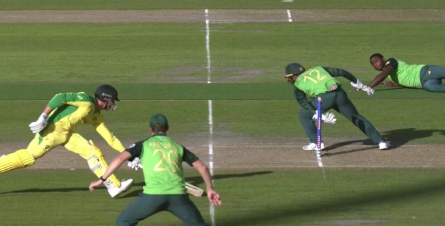 de-kock-playing-like-ms-dhoni