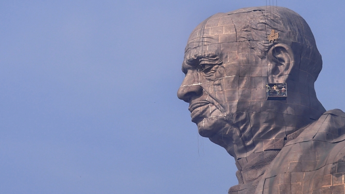 people-against-sardar-patel-statue