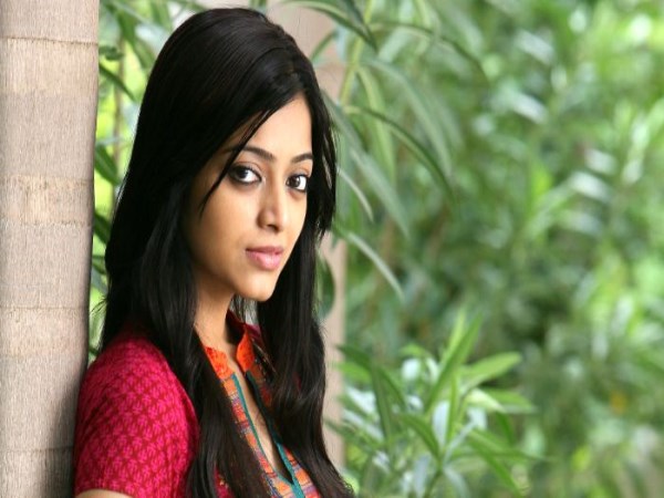 Bigg boss janani iyer says about her first time salary