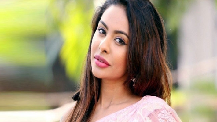 Actress sri reddy donated rice and candles for 300 people