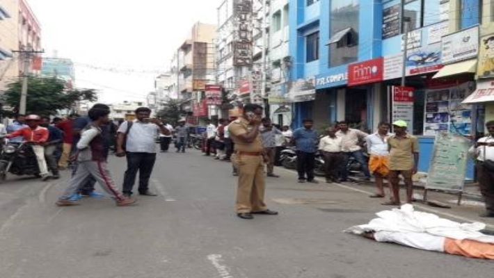 thiruppoor main road murder - in many people see