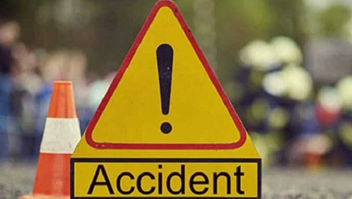 6 person died in van accident