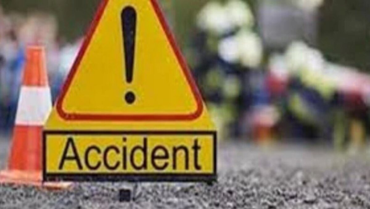 Chennai Solavaram Two Wheeler Bike Accident Wife Died In Front of Husband 