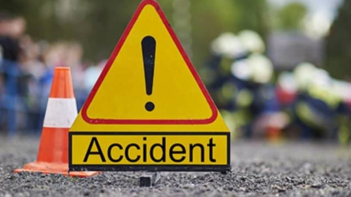 hyderabad-girl-dead-in-road-accident