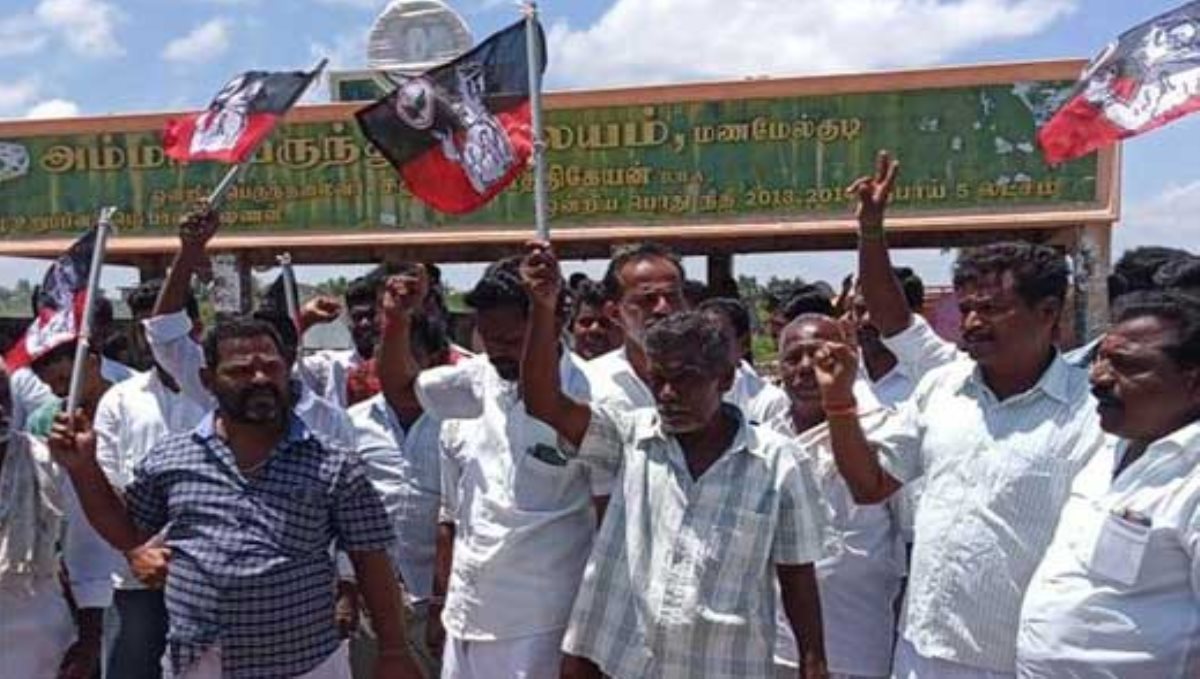 admk members protest for candidate