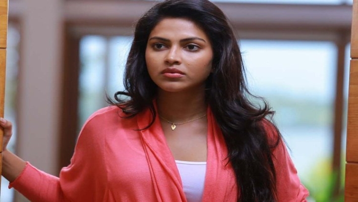 amalapaul will act in bollywood movie