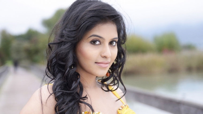 Actress anjali new look photos goes viral
