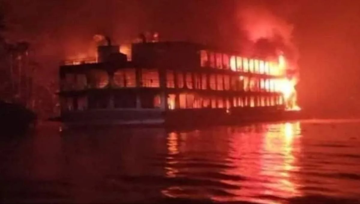 Bangladesh Taka Passenger Ship Fired 40 Died Many Peoples Missing 