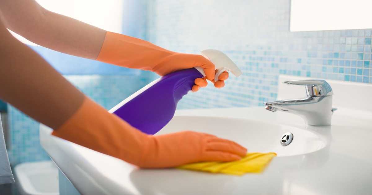 How to Make Bathroom Tiles Shine Like New: Easy Cleaning Tips