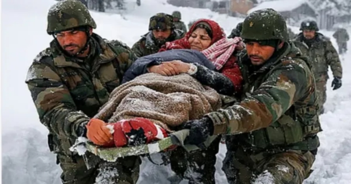 indian-army-rescues-pregnant-woman-in-kashmir-snow