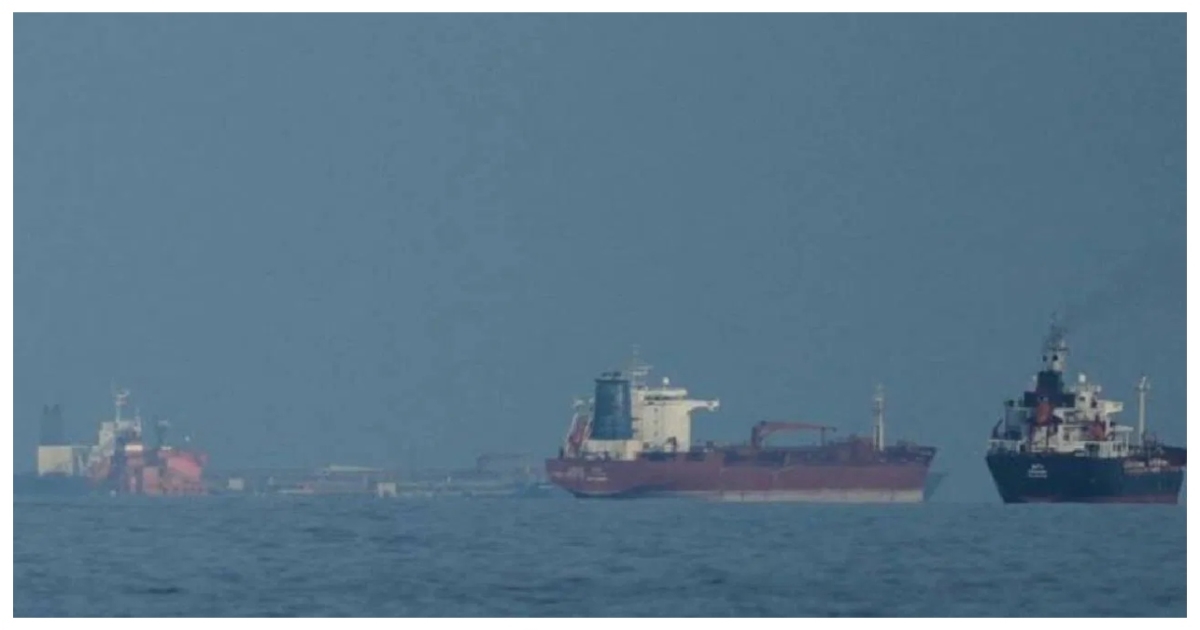 china-tanker-crosses-hormuz-defying-us-blockade
