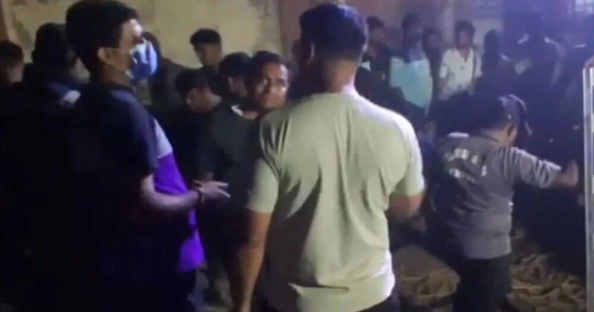 ahmedabad-blind-girl-falls-into-sewer