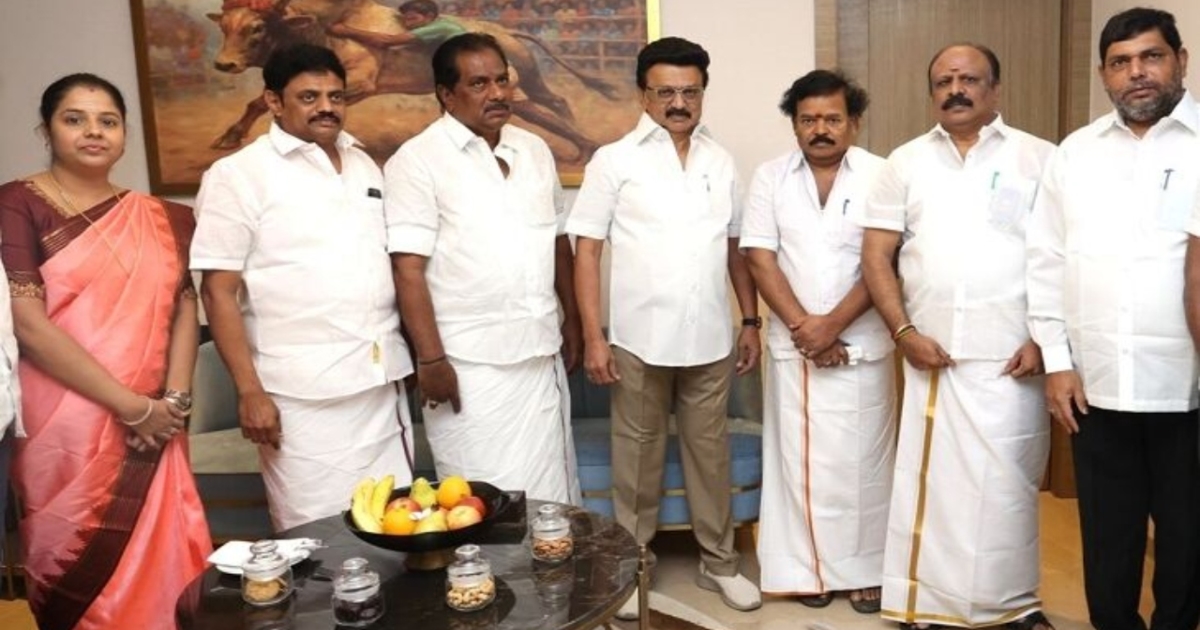 madurai-aiadmk-leaders-join-dmk