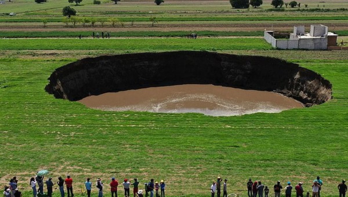 Sudden hole appeared on land viral news