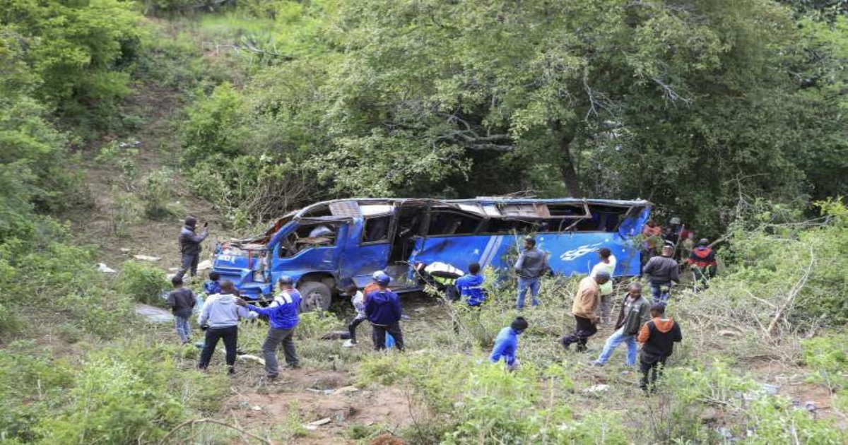 africa-cameroon-bus-lorry-accident-19-died