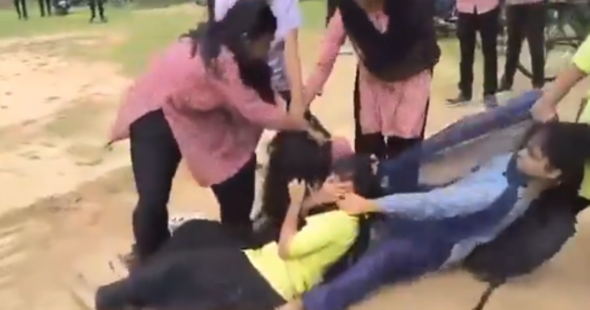 Odisha College Girls Fight 