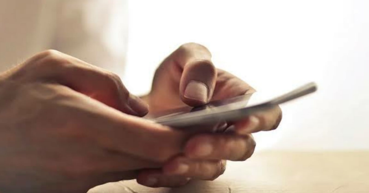 man-spread-wife-obscene-images-on-whatsapp