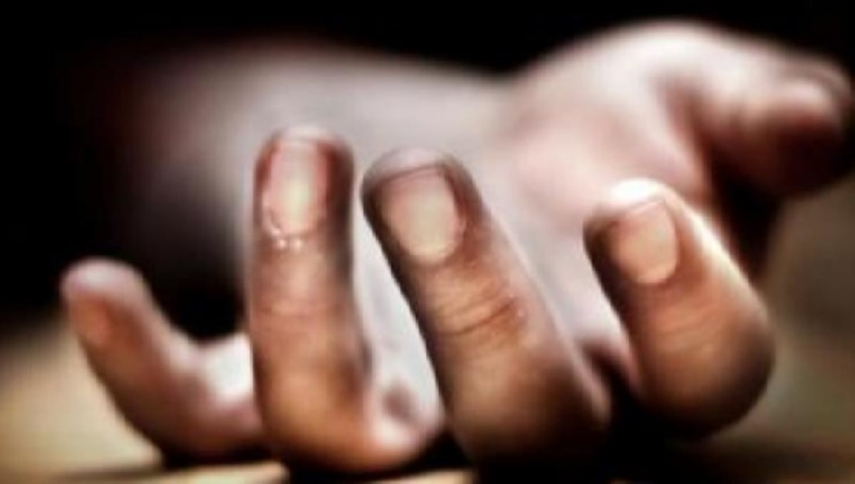 Worker commits suicide thinking chithi is dead