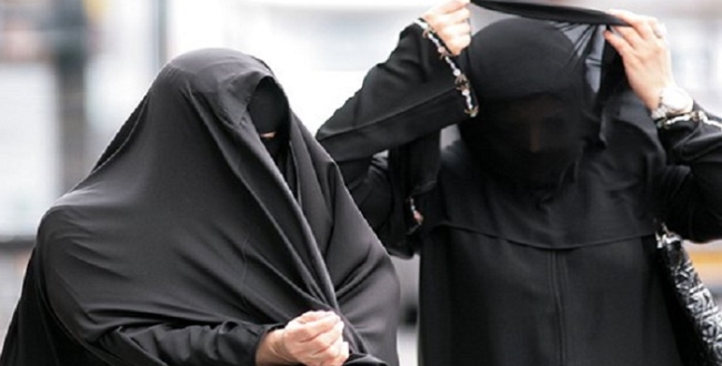 Pudukkottai fake muslim ladies hide money in burka