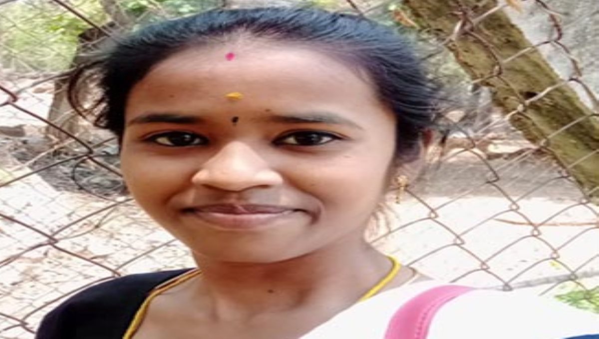 Dharmapuri 19 Aged Married Woman Missing After His Baby Death Feeling Sad