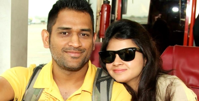 Dhoni wife sakshi shared romantic picture